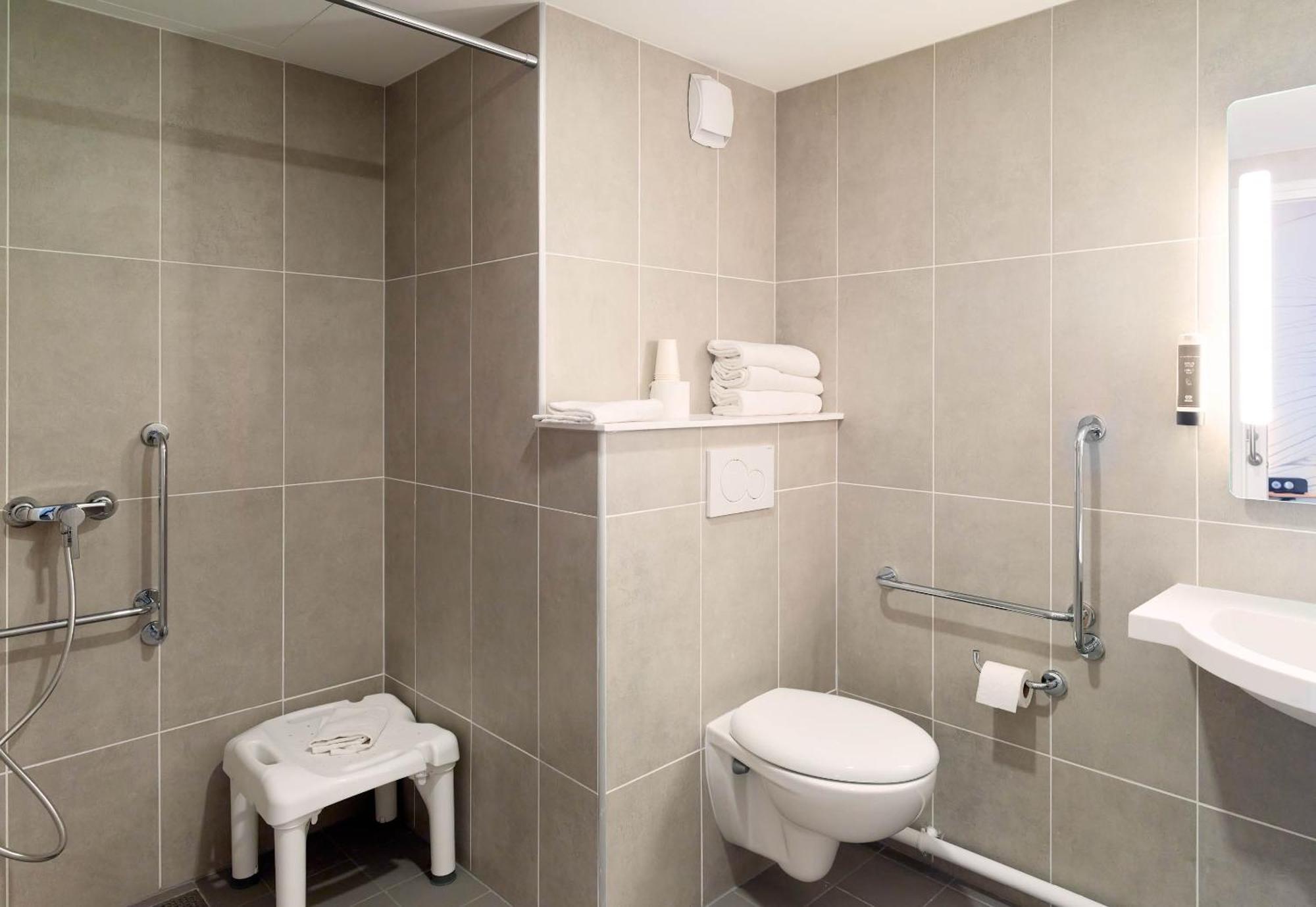 B&B Hotel Paris Clichy-Sous-Bois 3 Etoiles Dış mekan fotoğraf