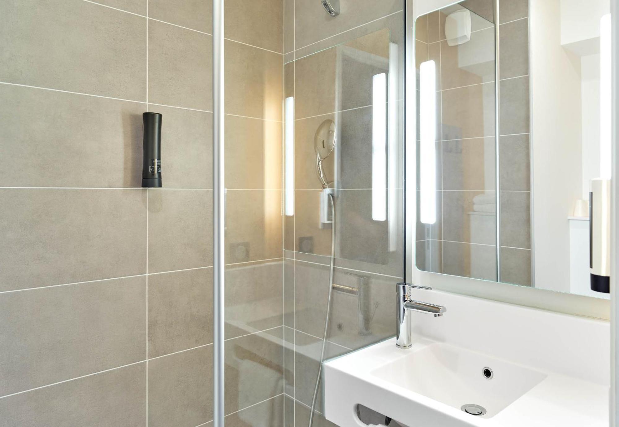 B&B Hotel Paris Clichy-Sous-Bois 3 Etoiles Dış mekan fotoğraf